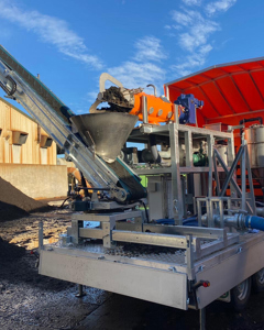 OptiPress mobile for separation of farm manure